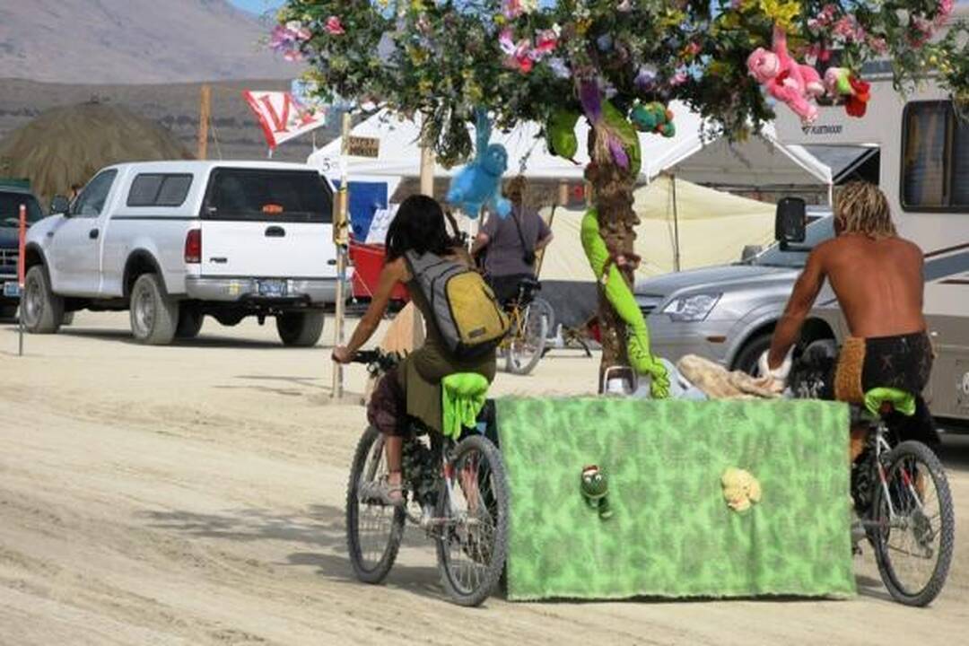 Lietuviai „Burning Man“ festivalio dalyvius vaišins bulviniais blynais