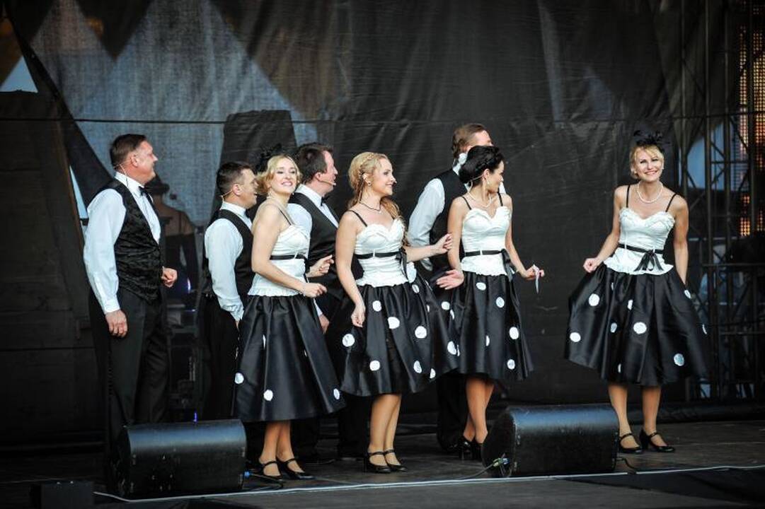 „Operetę Kauno pilyje“ lydėjo saulės ir gerbėjų šiluma