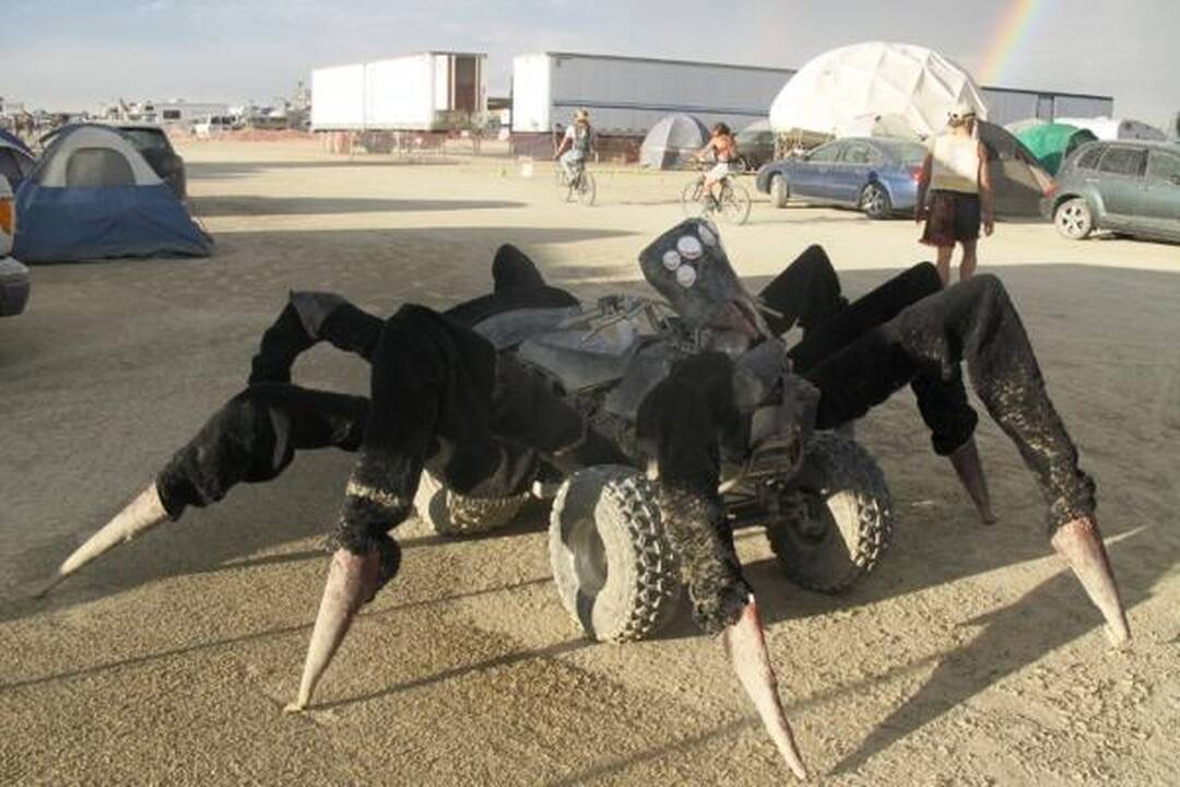 Lietuviai „Burning Man“ festivalio dalyvius vaišins bulviniais blynais