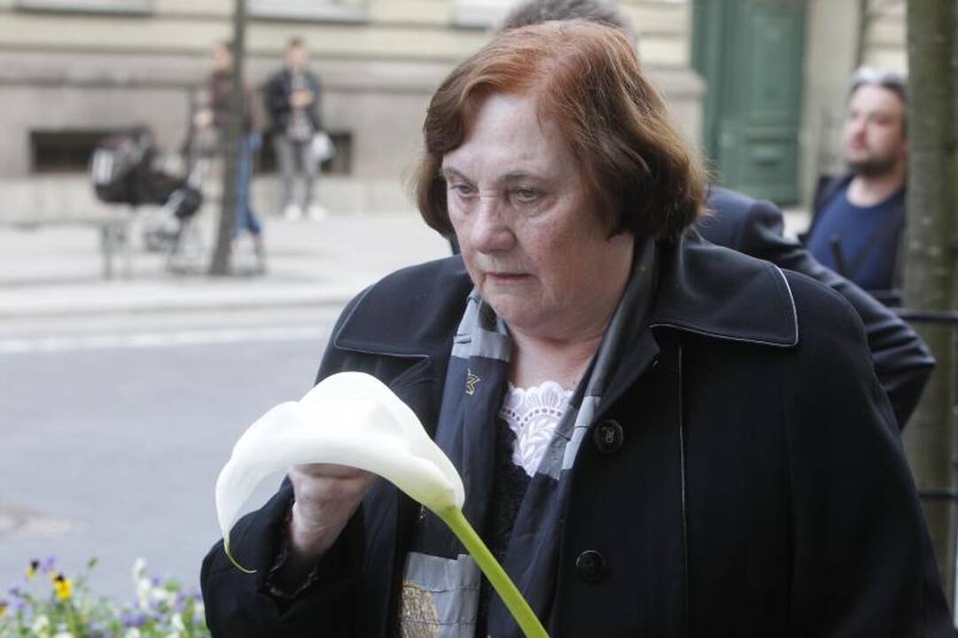 Lietuva atsisveikina su V. Šapranausku (papildyta)