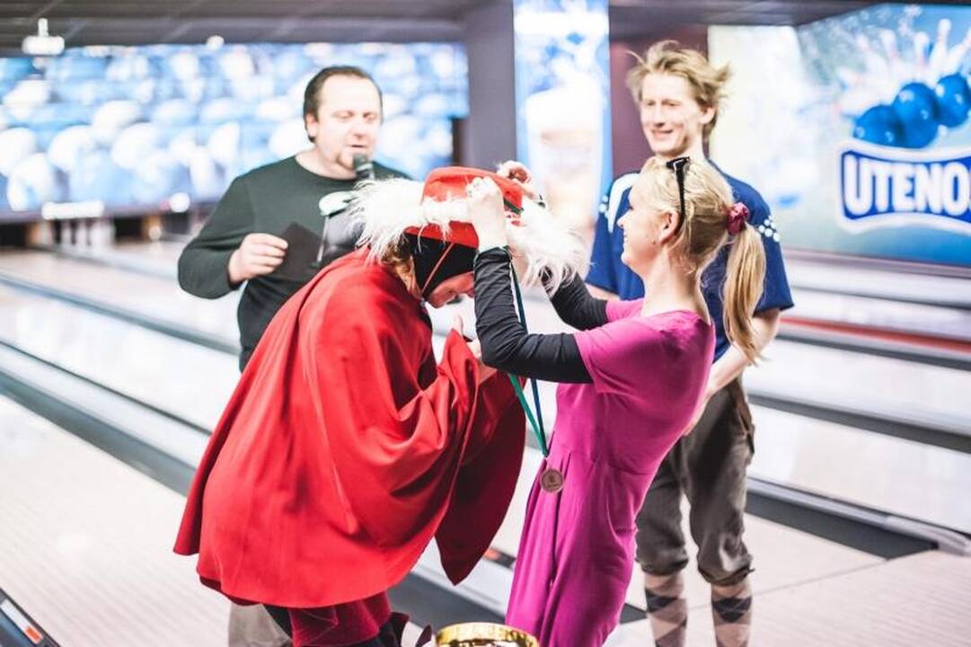 Kauno teatralų boulingo turnyre triumfavo Mažasis teatras