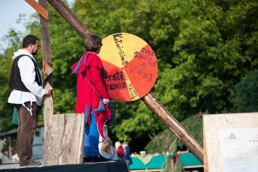 Kaune  vėl   karaliauja   Hanzos  šventė