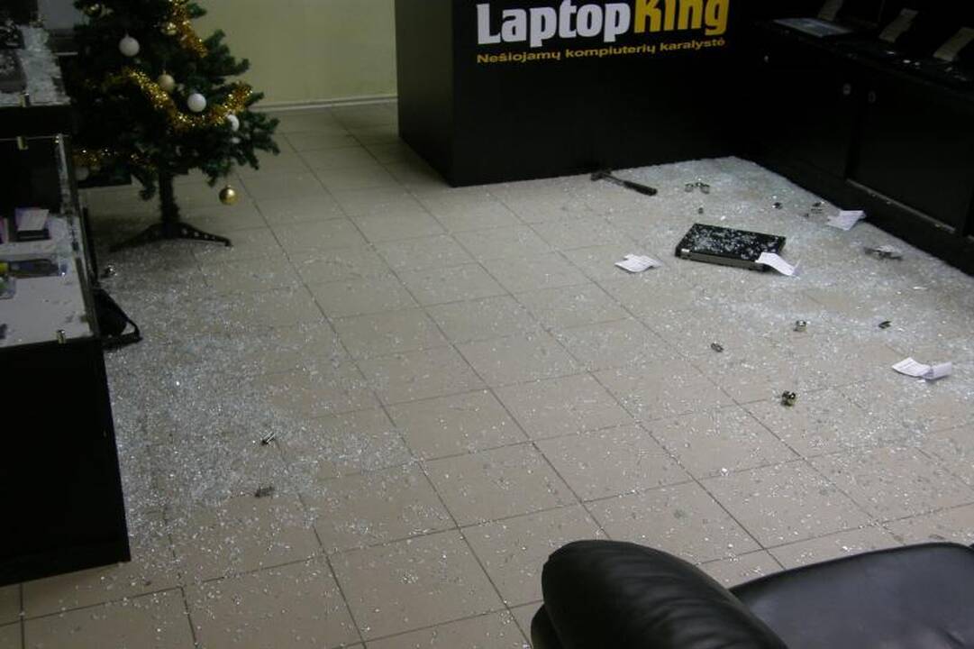 Vilniuje įžūliai apšvarinta kompiuterių parduotuvė