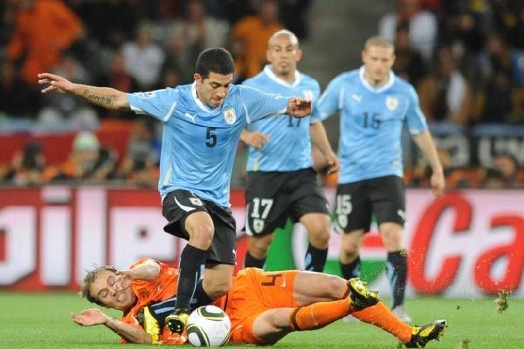Į finalą keliauja olandai, rezultatu 3:2 įveikę Urugvajų
