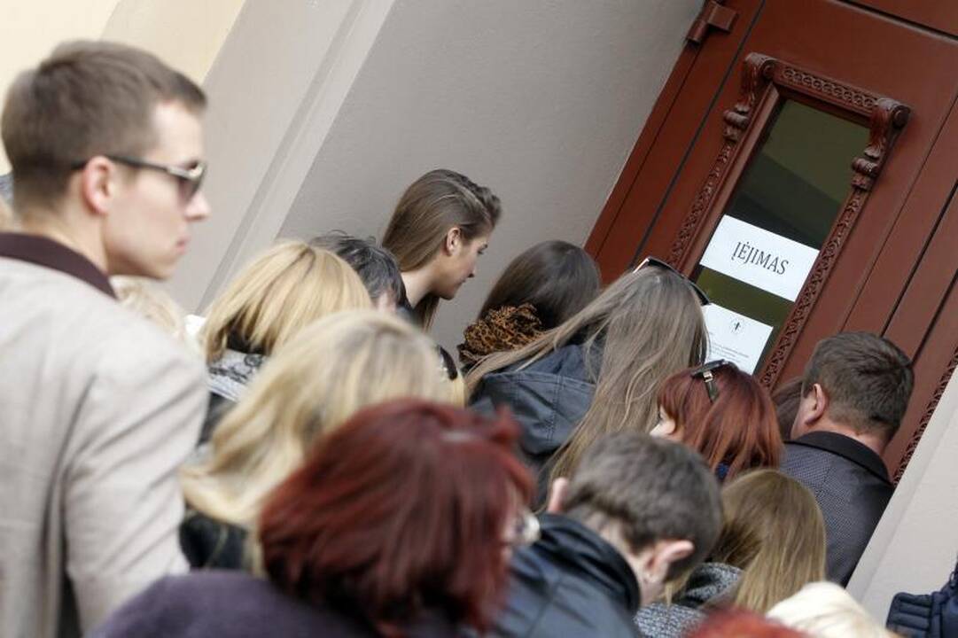 Lietuva atsisveikina su V. Šapranausku (papildyta)