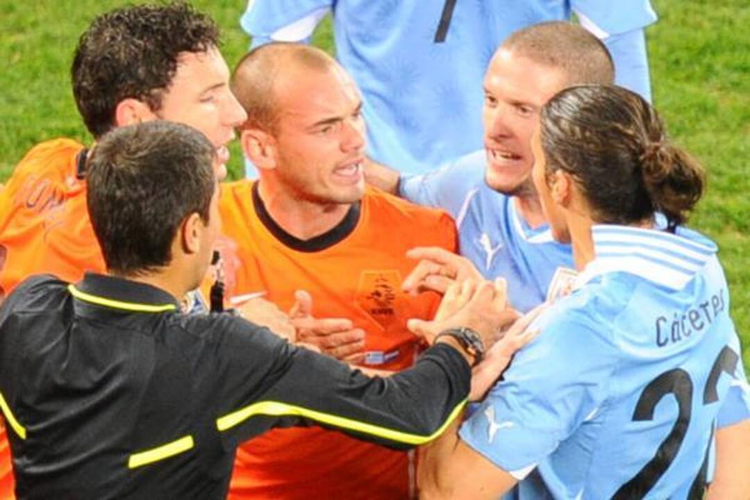 Į finalą keliauja olandai, rezultatu 3:2 įveikę Urugvajų