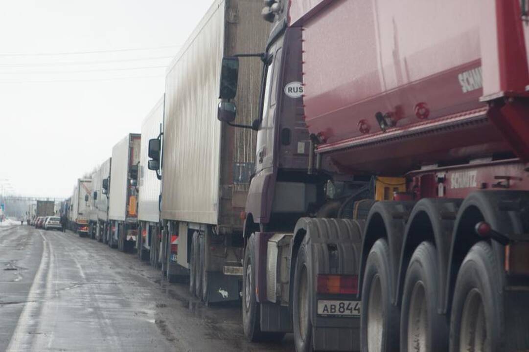 Vežėjai priešinasi degalų kiekio ribojimui