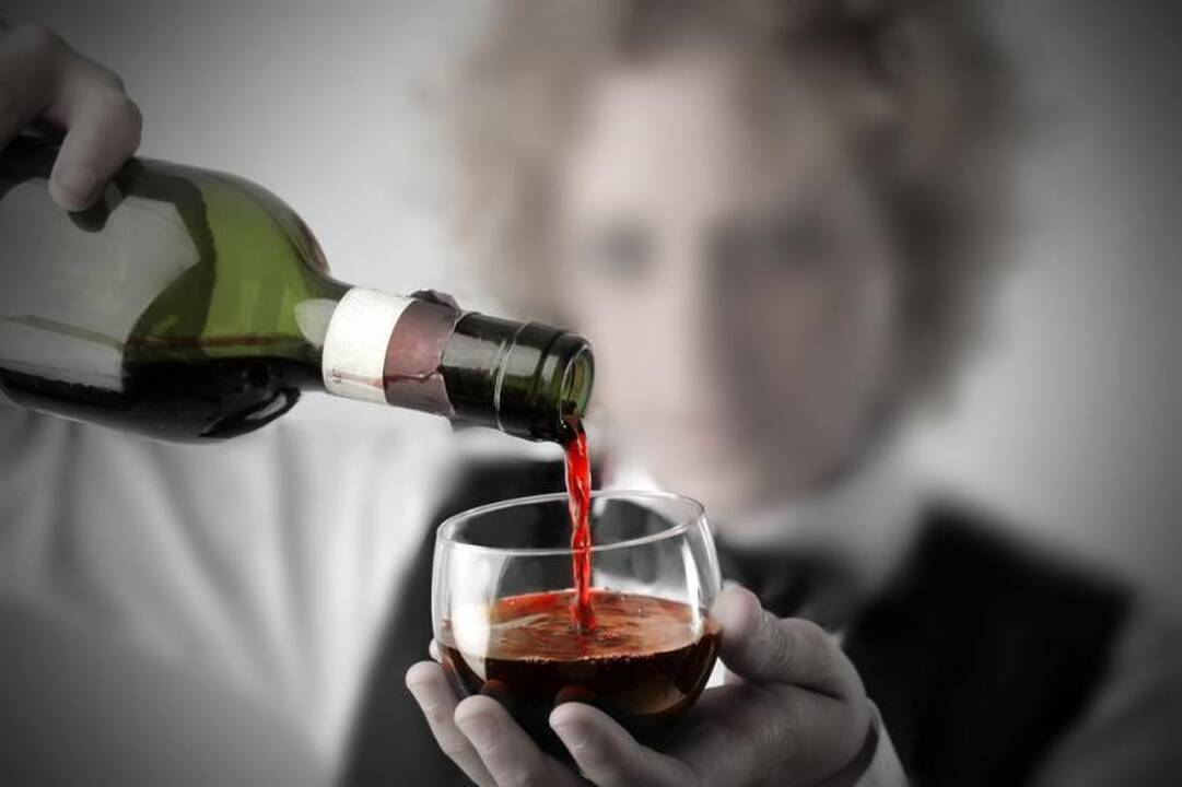 Per pietus valstybinėje įstaigoje – vaišės su alkoholiu