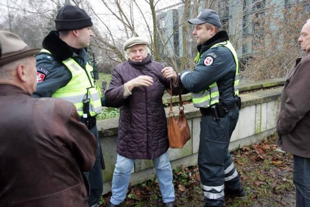 Pensininkų mitinge - kalbos apie revoliuciją bei raginimai teisti valdžią (papildyta)