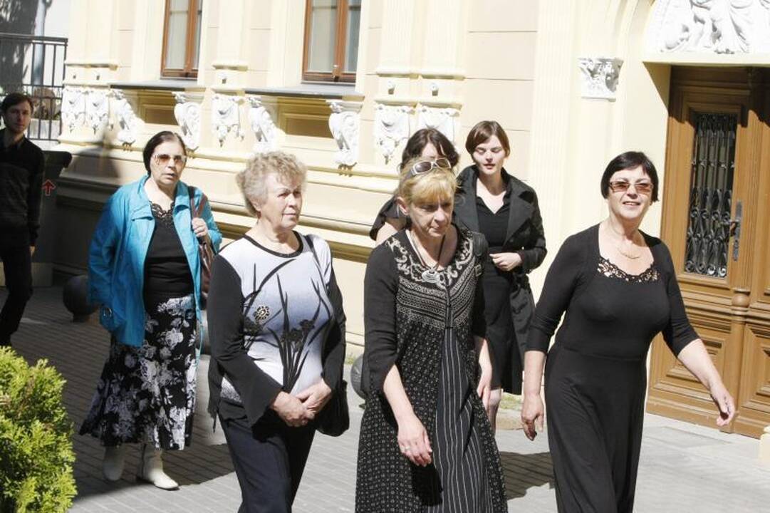 Rašytojas R.Černiauskas išlydėtas amžinybėn