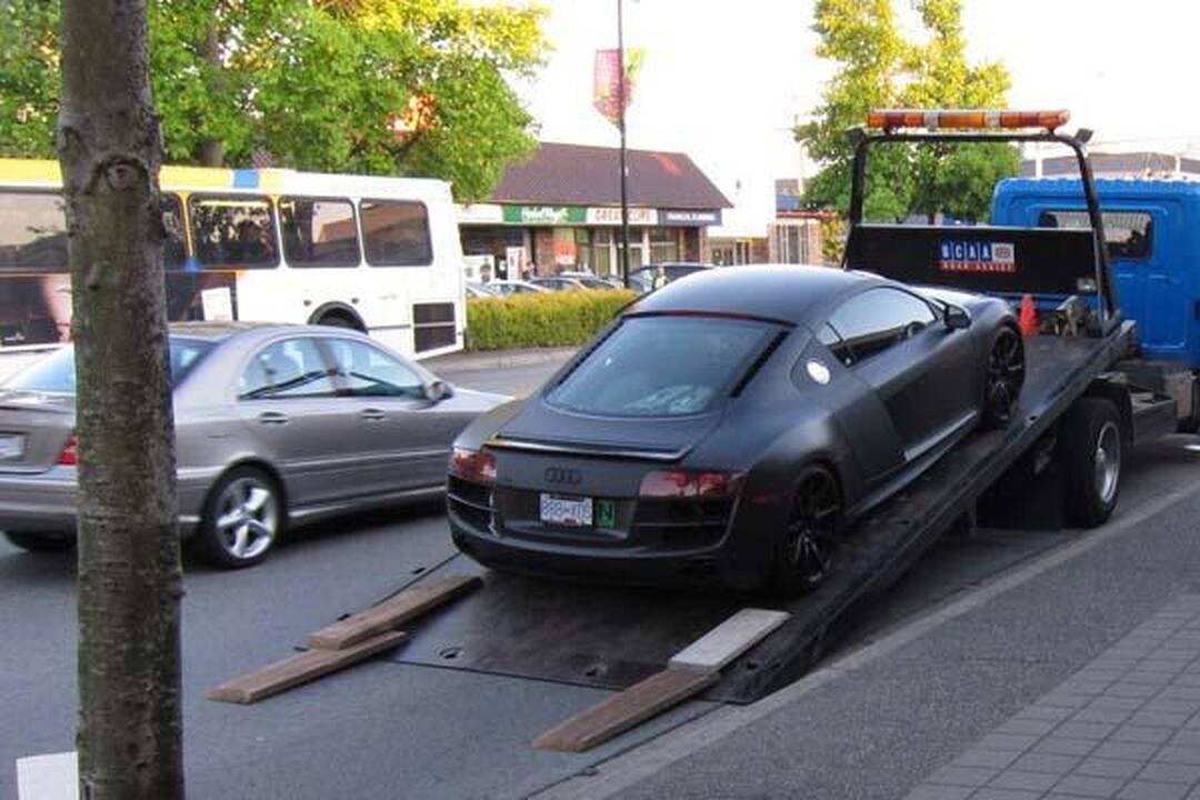 Gatvės lenktynės Vankuveryje: „supakuota“ automobilių už 5 mln. Lt
