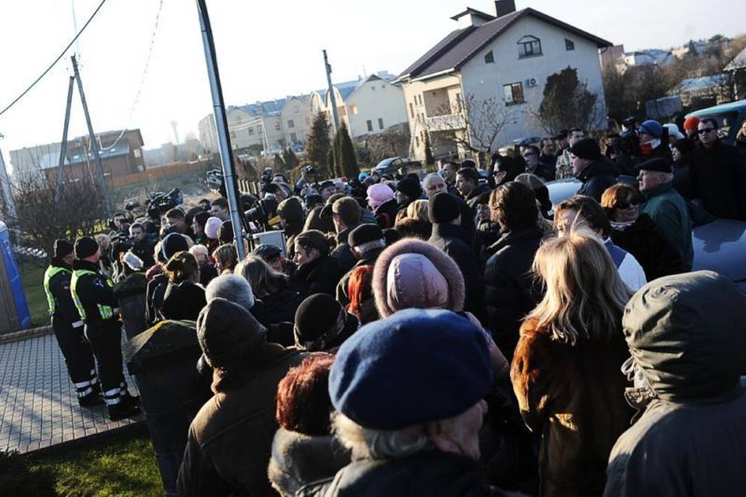 Teismo sprendimas neįvykdytas, mergaitė liko namuose (dar papildyta)