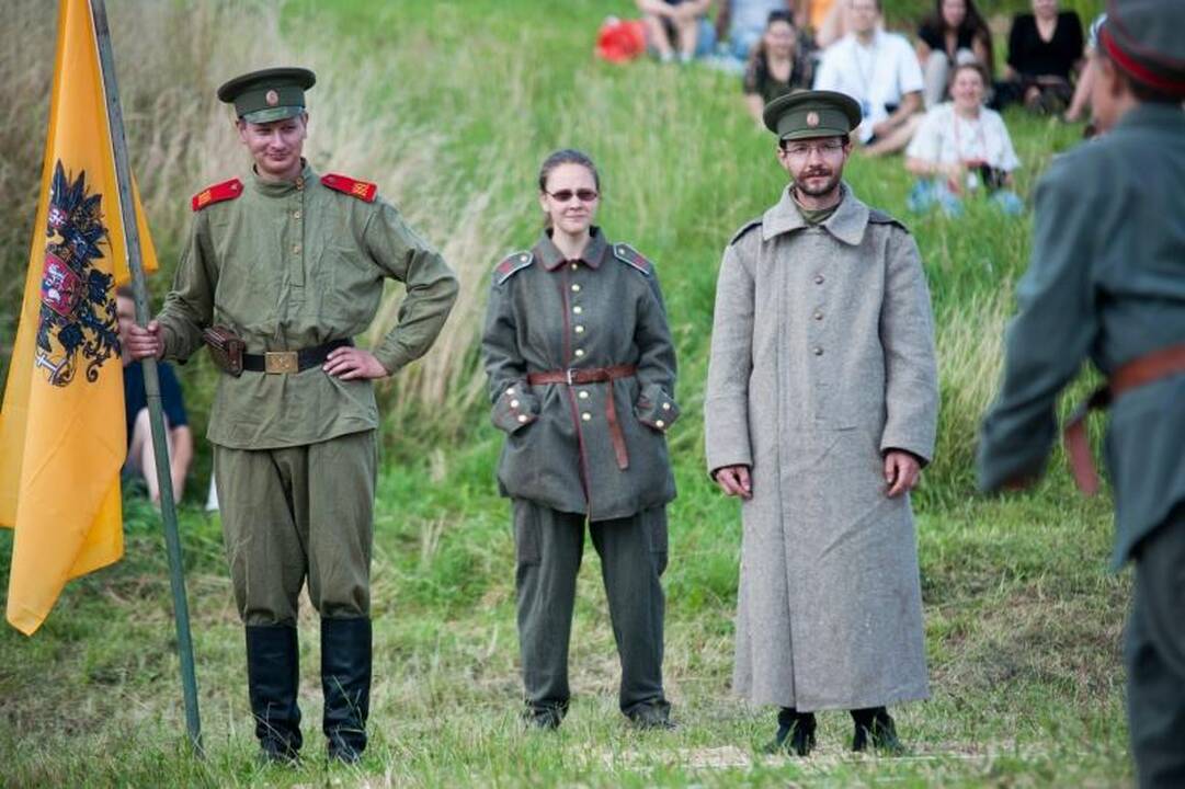Forto pieva virto šachmatų lenta, o žmonės – karaliais ir rikiais