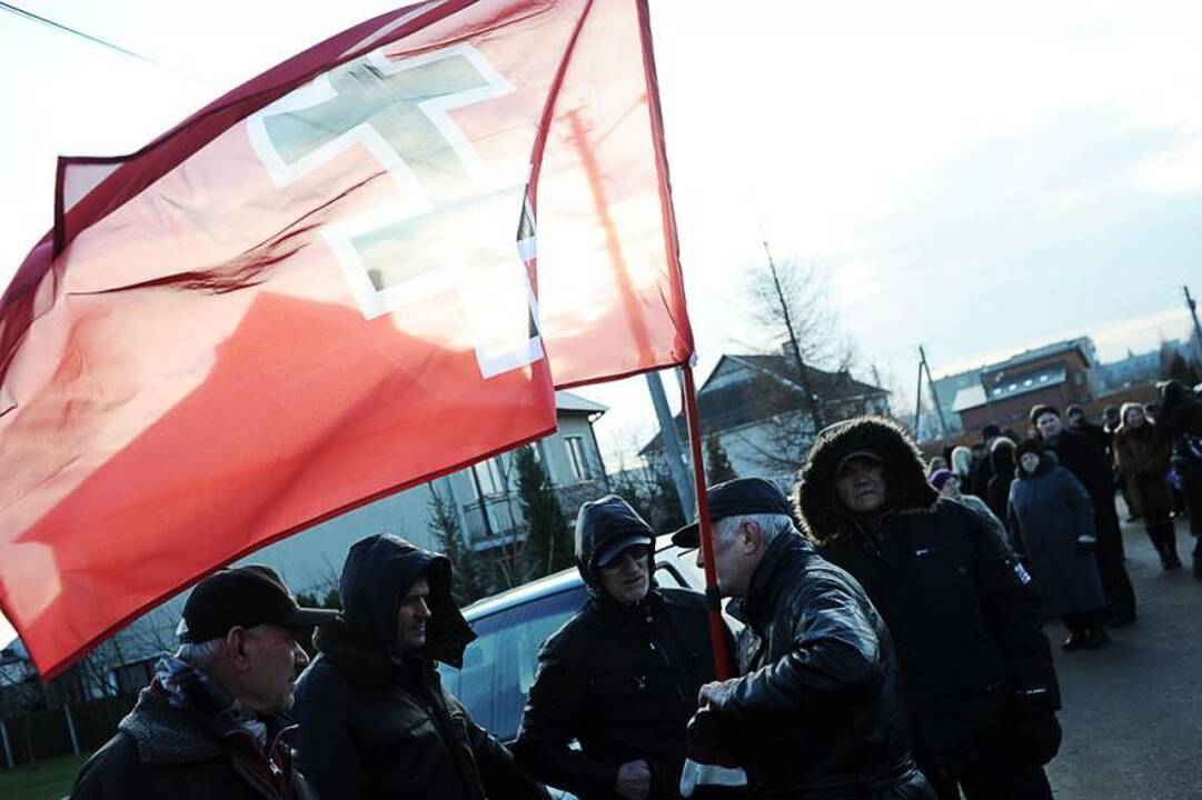 Teismo sprendimas neįvykdytas, mergaitė liko namuose (dar papildyta)