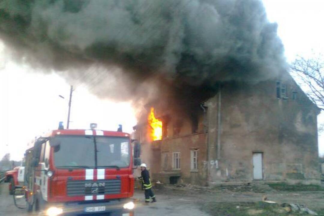 Klaipėdoje apleistame pastate sudegė žmogus