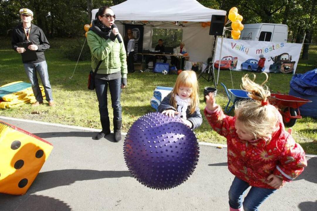 Parke šurmuliavo klaipėdiečių šeimų šventė