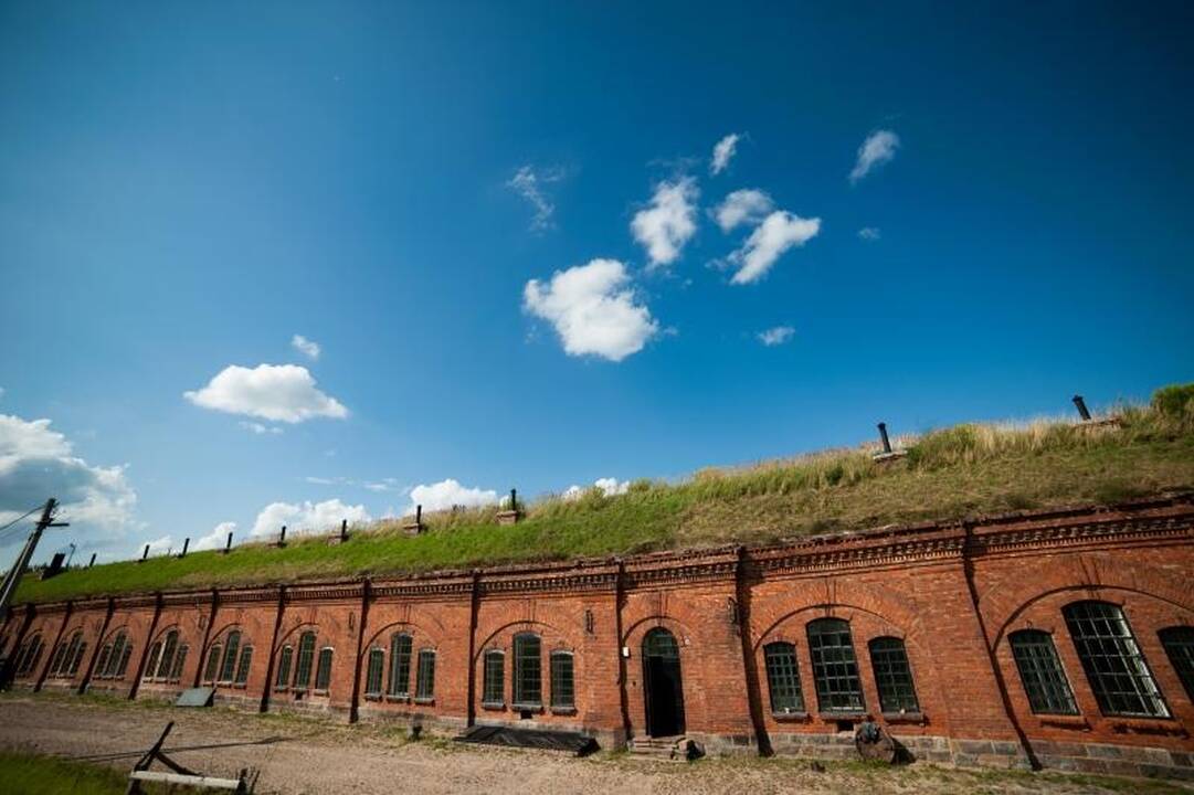 Forto pieva virto šachmatų lenta, o žmonės – karaliais ir rikiais