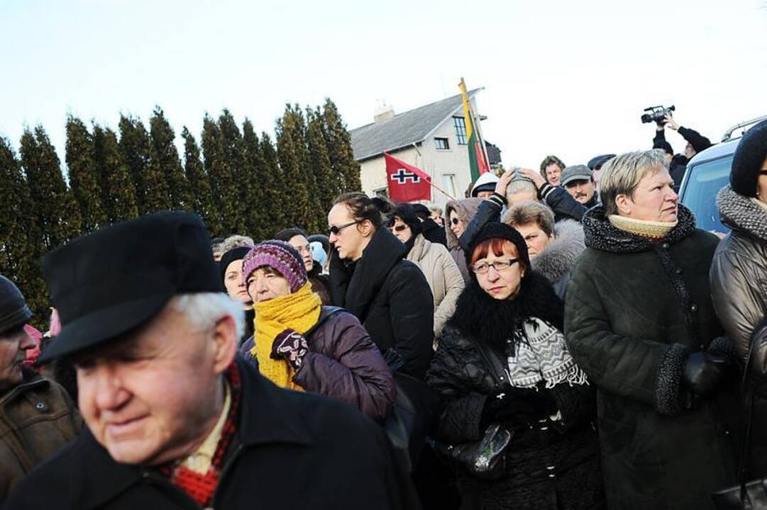 Teismo sprendimas neįvykdytas, mergaitė liko namuose (dar papildyta)