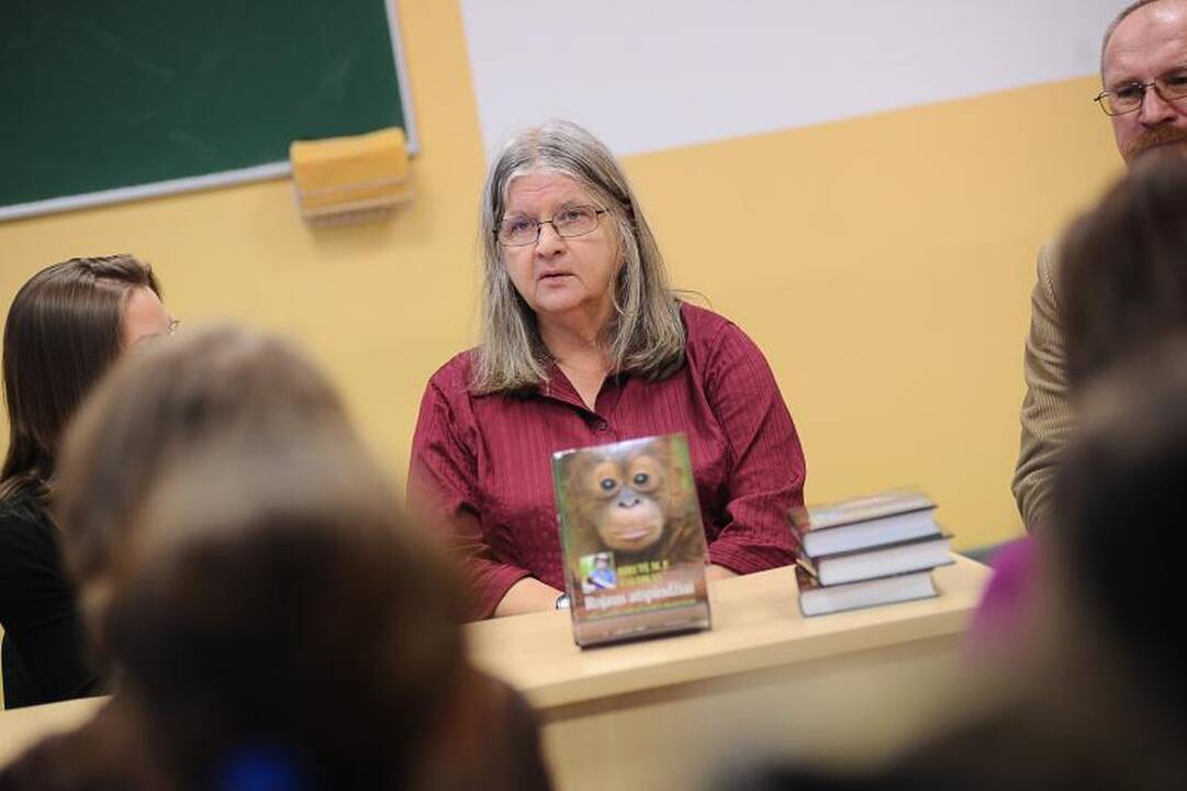 B.Galdikas ieško savanorių orangutanams prižiūrėti