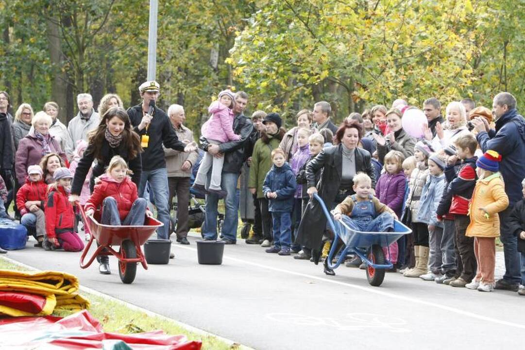 Parke šurmuliavo klaipėdiečių šeimų šventė