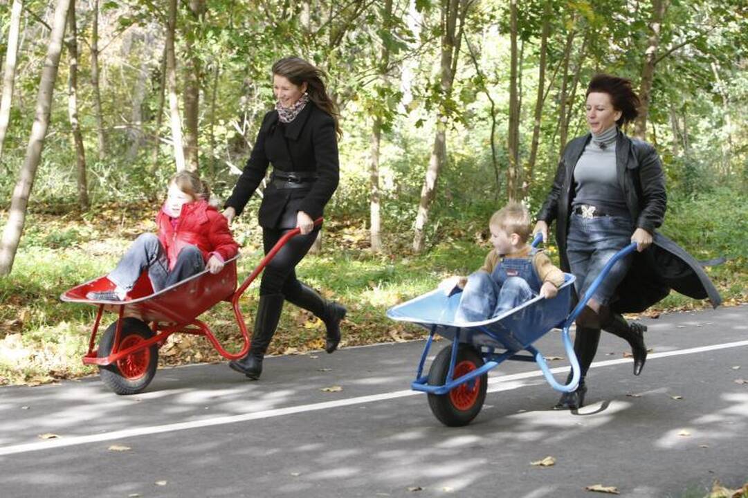 Parke šurmuliavo klaipėdiečių šeimų šventė