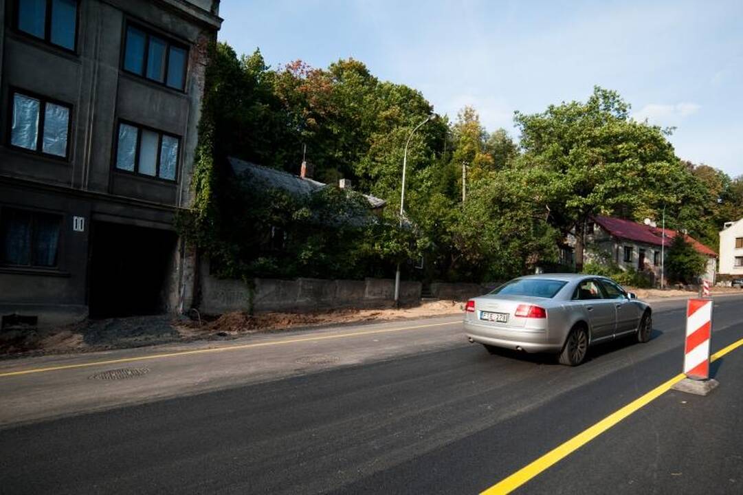 Parodos kalnu          vėl rieda autobusai 
