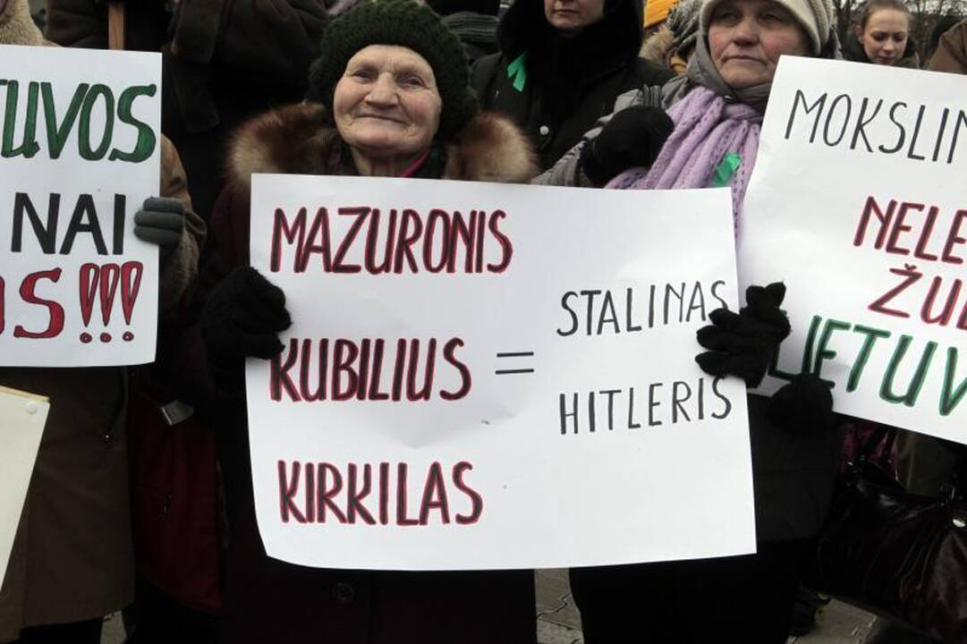 Prie Seimo vėl piketuota prieš skalūnų dujas