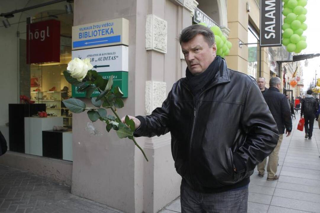 Lietuva atsisveikina su V. Šapranausku (papildyta)