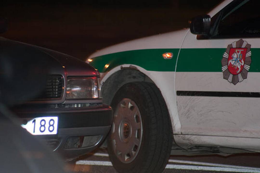 Vilniuje sužeistas „Audi“ parblokštas motociklininkas