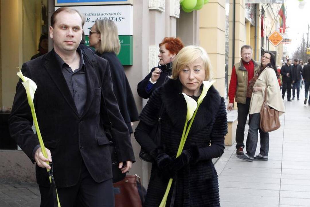 Lietuva atsisveikina su V. Šapranausku (papildyta)