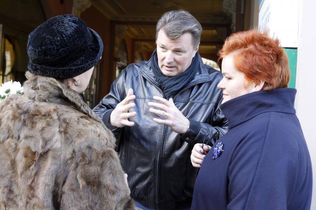 Lietuva atsisveikina su V. Šapranausku (papildyta)