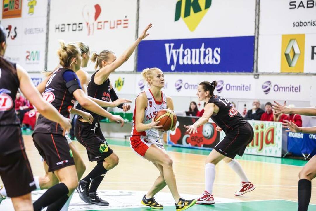 Vilniaus klubas lengvai žengė į Lietuvos moterų krepšinio lygos finalą