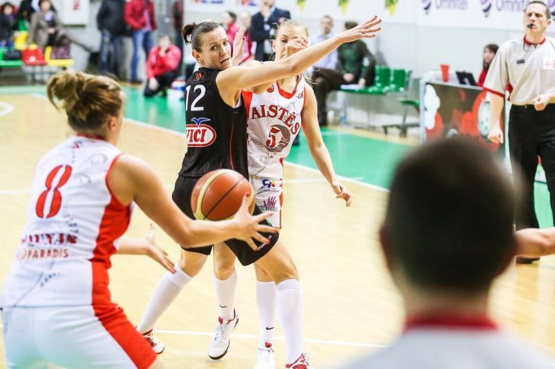 Vilniaus klubas lengvai žengė į Lietuvos moterų krepšinio lygos finalą