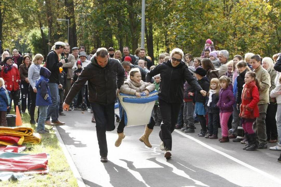 Parke šurmuliavo klaipėdiečių šeimų šventė