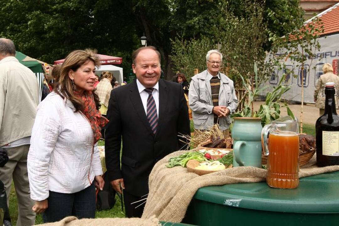 Raudondvaryje nuo ūkininkų derliaus raibo ir užsieniečių akys