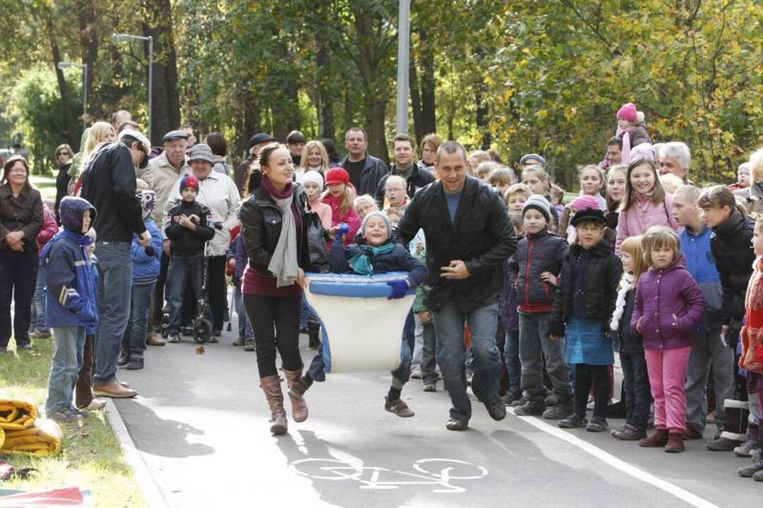 Parke šurmuliavo klaipėdiečių šeimų šventė