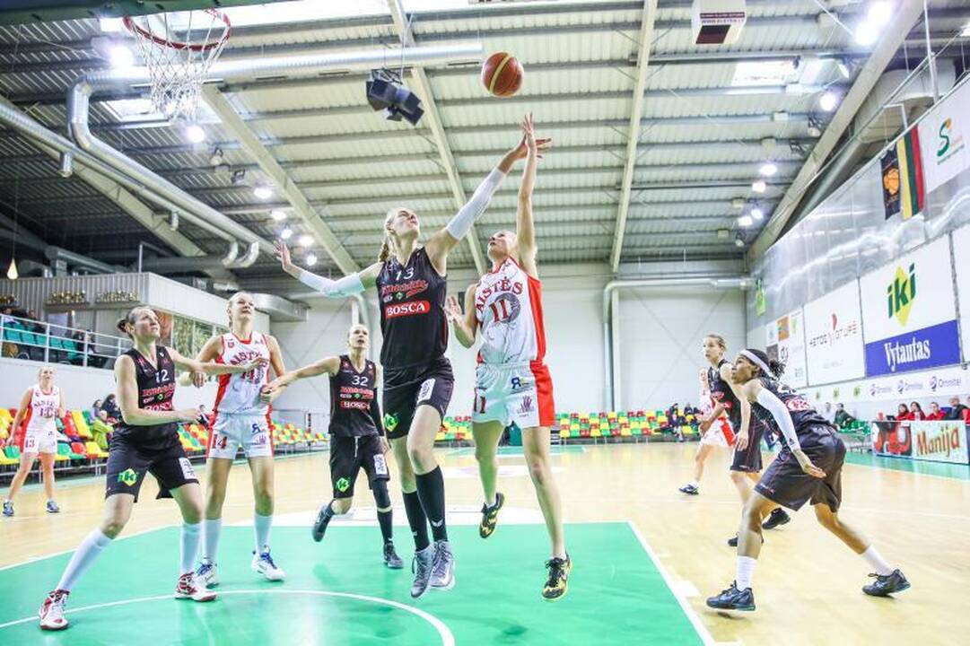 Vilniaus klubas lengvai žengė į Lietuvos moterų krepšinio lygos finalą