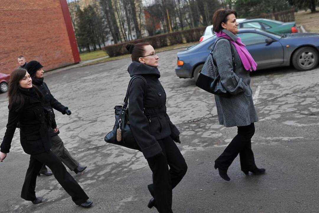 Teismo sprendimas neįvykdytas, mergaitė liko namuose (dar papildyta)