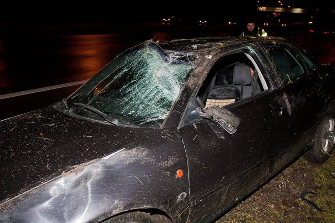 Vilniuje apvirtus automobiliui nukentėjo dešimtmetis vaikas