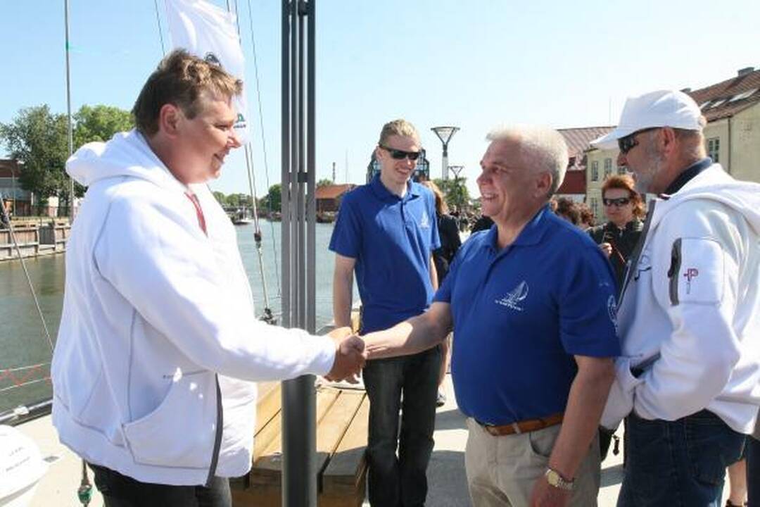 „Lietuva“ pakėlė bures į regatą "The Tall Ships Races“