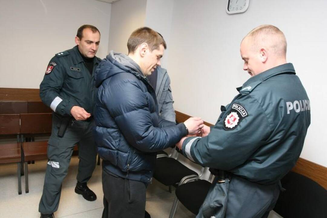 Paskelbtas nuosprendis automobilių vagišiams broliams Kosovams