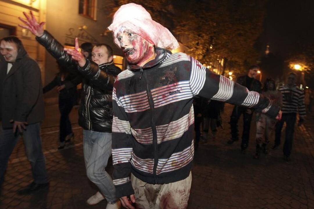 Zombių paradas trumpam pažadino snaudžiantį miestą