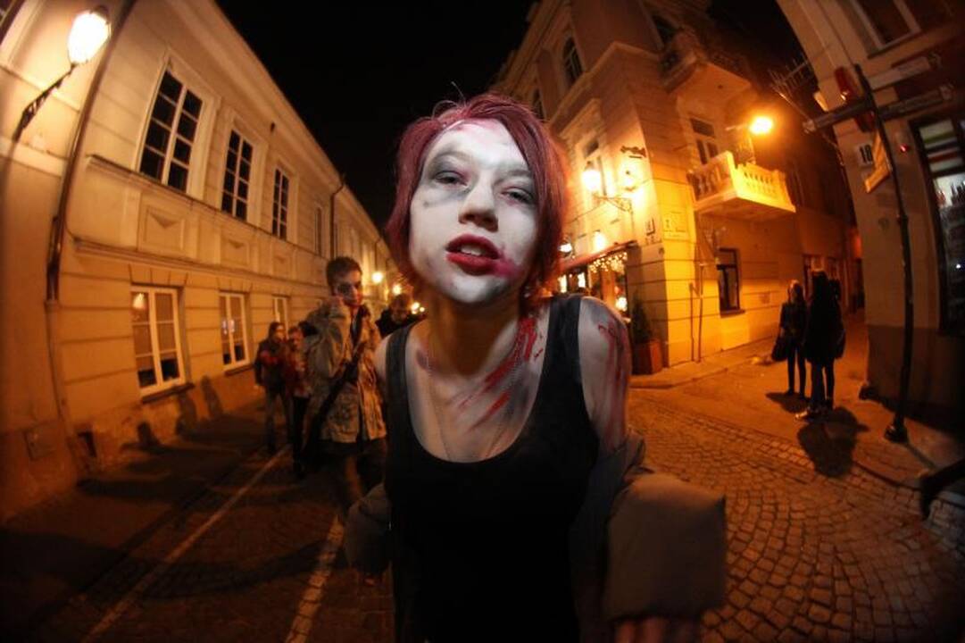 Zombių paradas trumpam pažadino snaudžiantį miestą