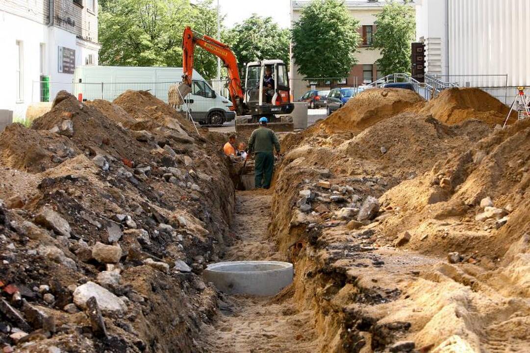 Prie Prisikėlimo bažnyčios užvirė darbai
