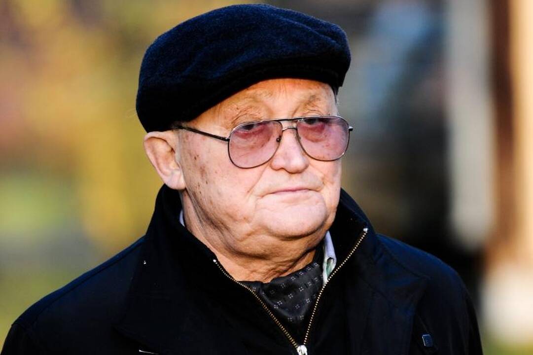Ministras D.Jankauskas aukojo ir kvietė košės
