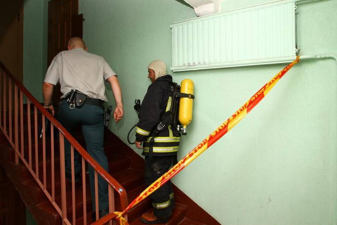 Paniką daugiabutyje sukėlė įtartinas skystis