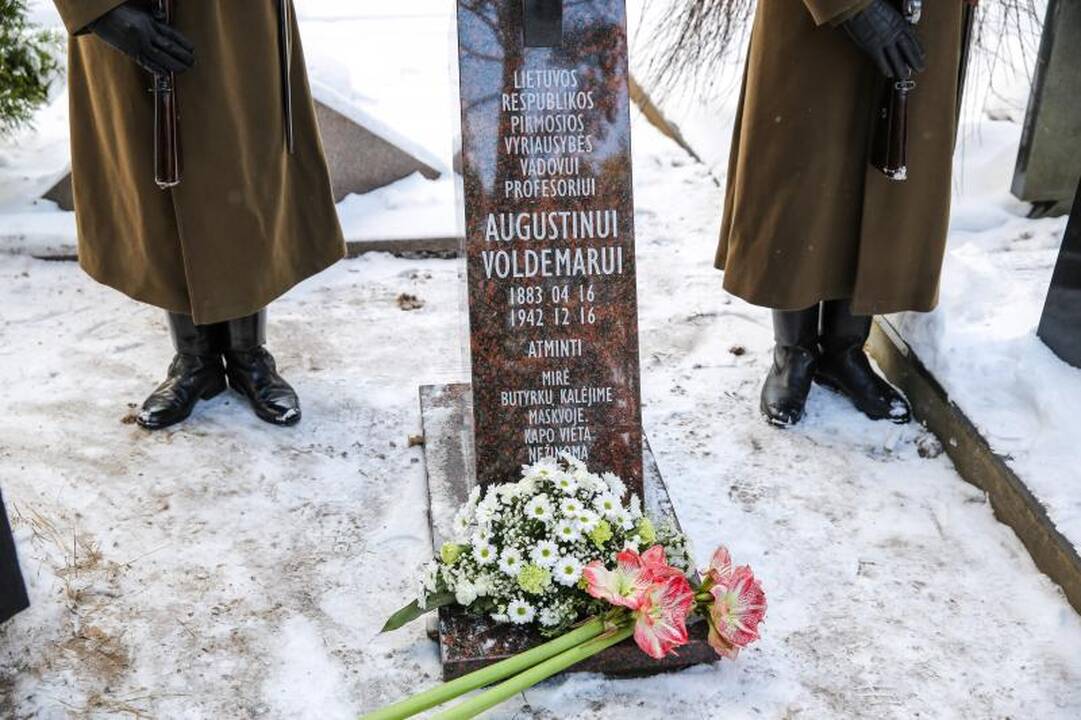 Petrašiūnų kapinėse įamžintas Lietuvos pirmojo premjero atminimas