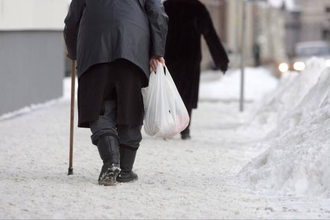 Policija padės šąlantiems benamiams ir seneliams