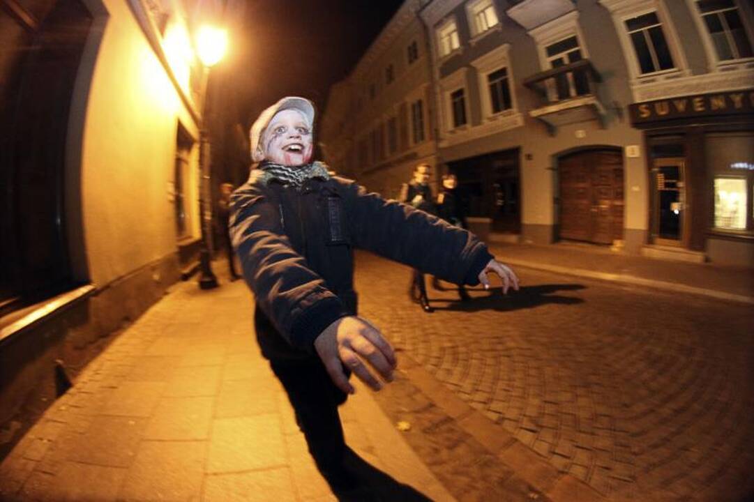 Zombių paradas trumpam pažadino snaudžiantį miestą