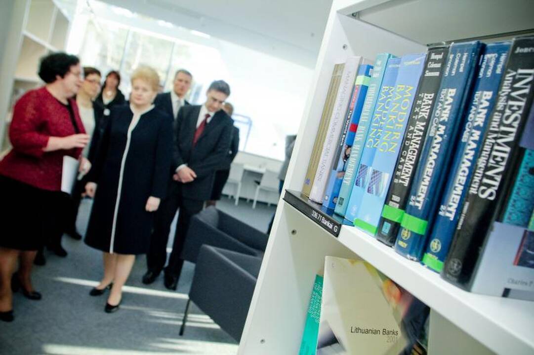 Modernios VU bibliotekos atidaryme – akibrokštas B. Juodkai